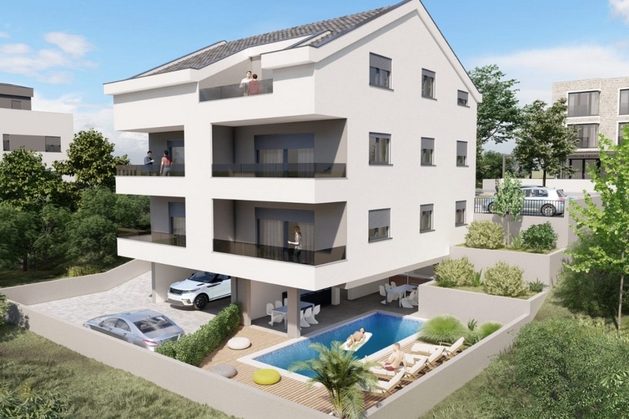 Edificio residenziale con piscina e giardino in Croazia