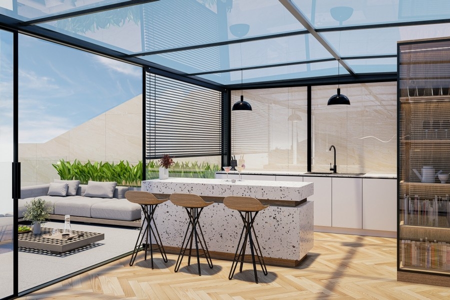 Lussuosa terrazza di un appartamento di nuova costruzione direttamente sul mare