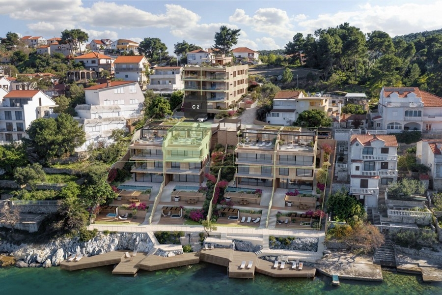 Esclusivo complesso residenziale direttamente sul mare a Ciovo