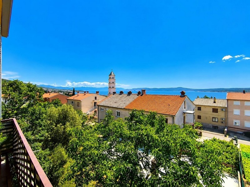 Vista mare dal balcone di un appartamento in Croazia