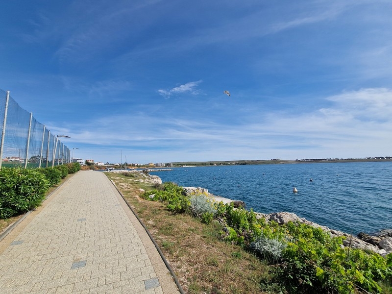 Posizione sulla spiaggia sull'isola di Pag in Croazia