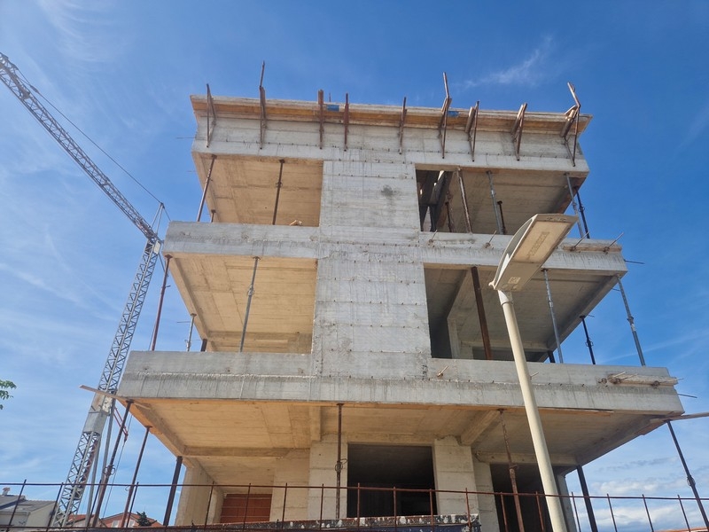 Progetto di nuova costruzione con vista mare a Povljana