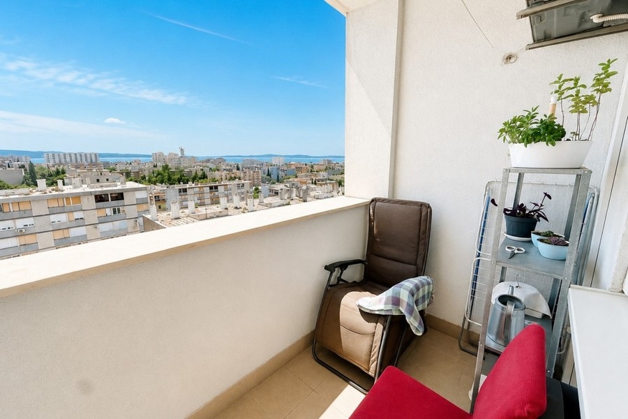 Balcone con vista panoramica sul mare