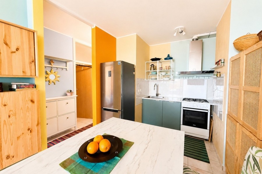 Cucina a vista con zona giorno e pranzo