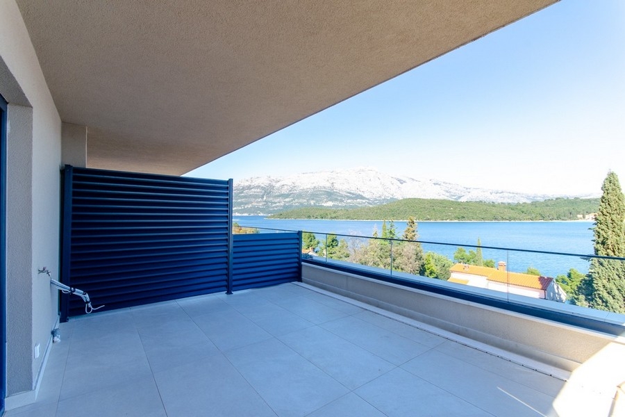 Ampia terrazza con vista panoramica sul mare