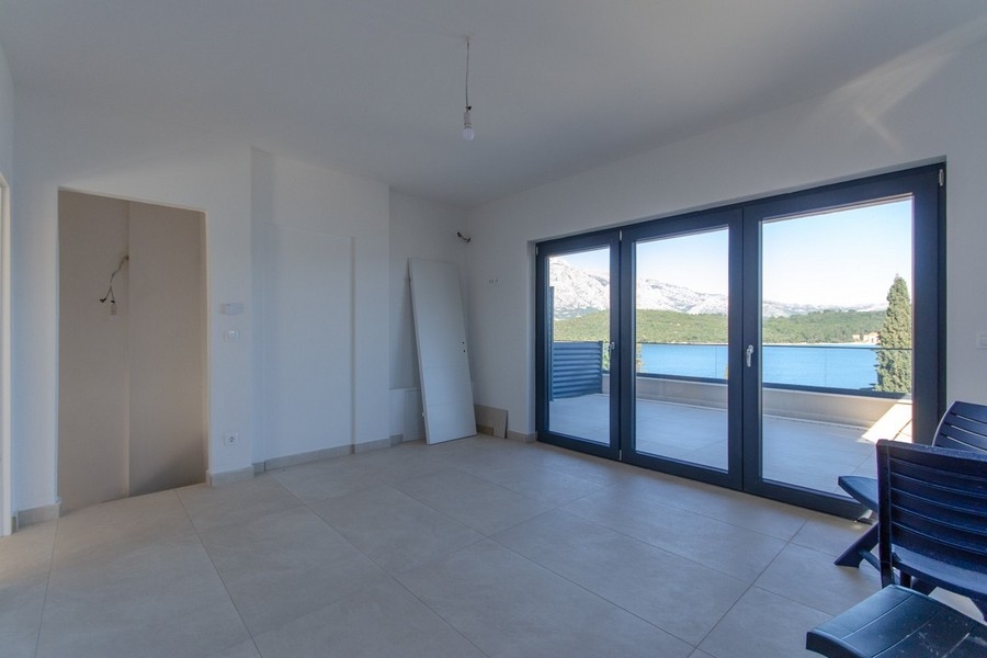 Zona giorno con accesso diretto alla terrazza