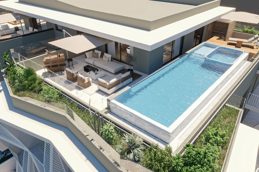 Attico con infinity pool e grande terrazza