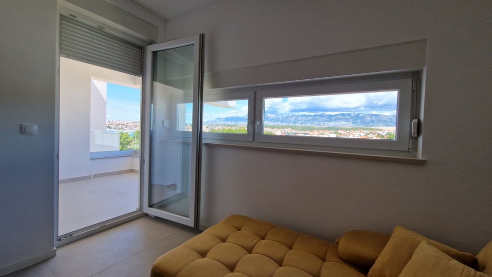 Camera da letto con vista e accesso alla loggia
