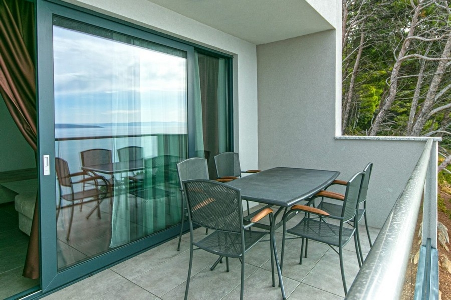 Terrazza con zona salotto e vista mare in Croazia