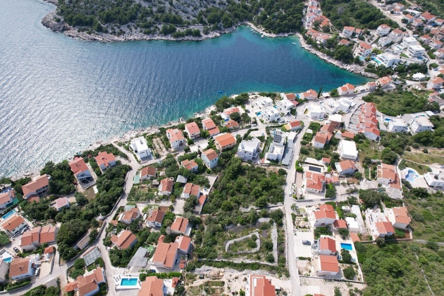 Veduta aerea della baia di Rogoznica in Croazia