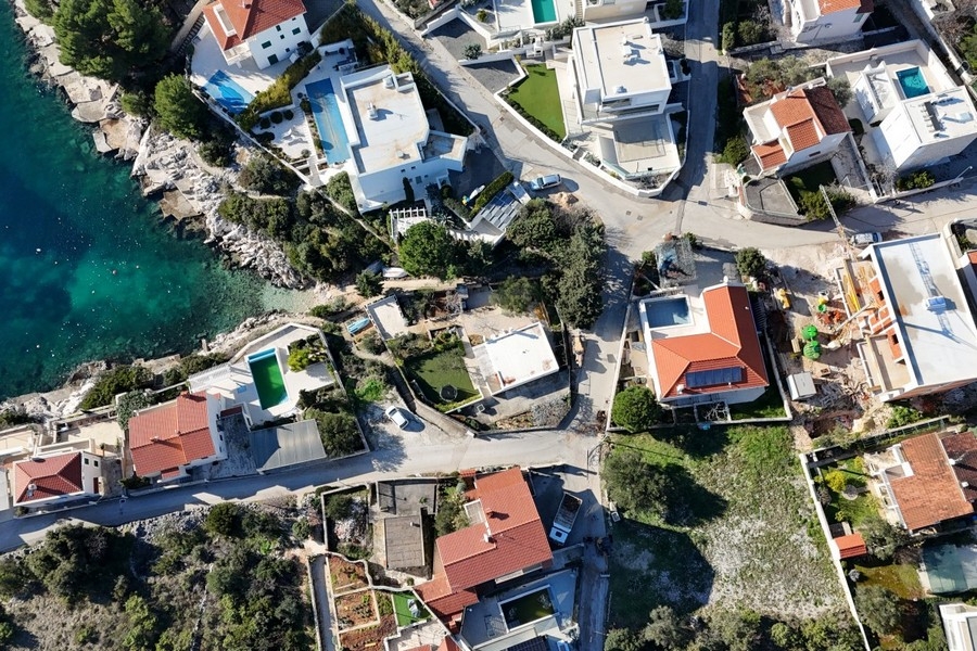 Visualizzazione dell'edificio nuovo con posti auto