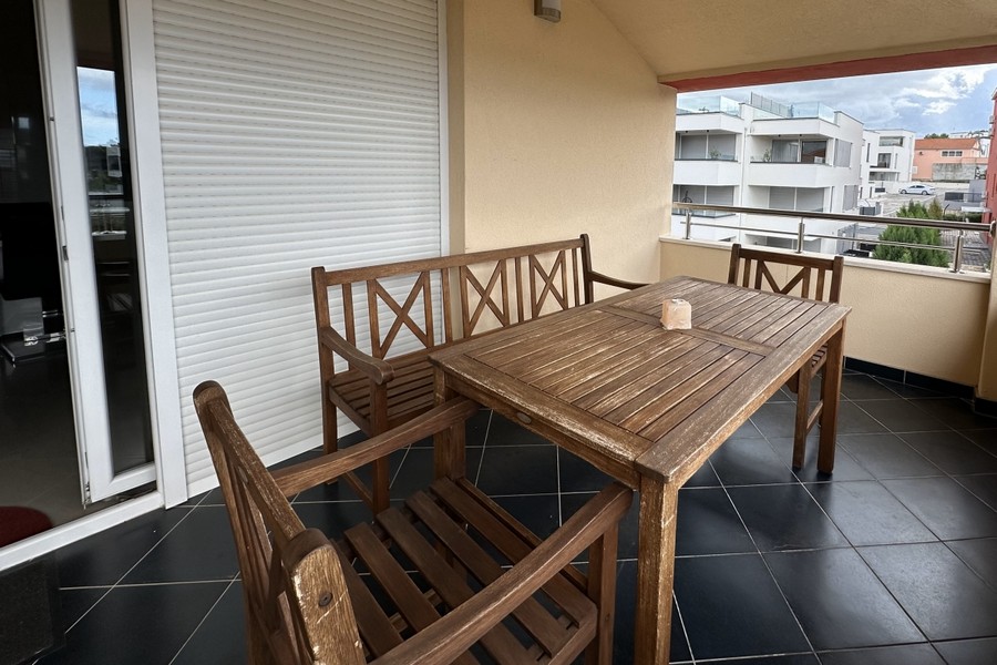 Terrazza coperta con vista mare in Croazia