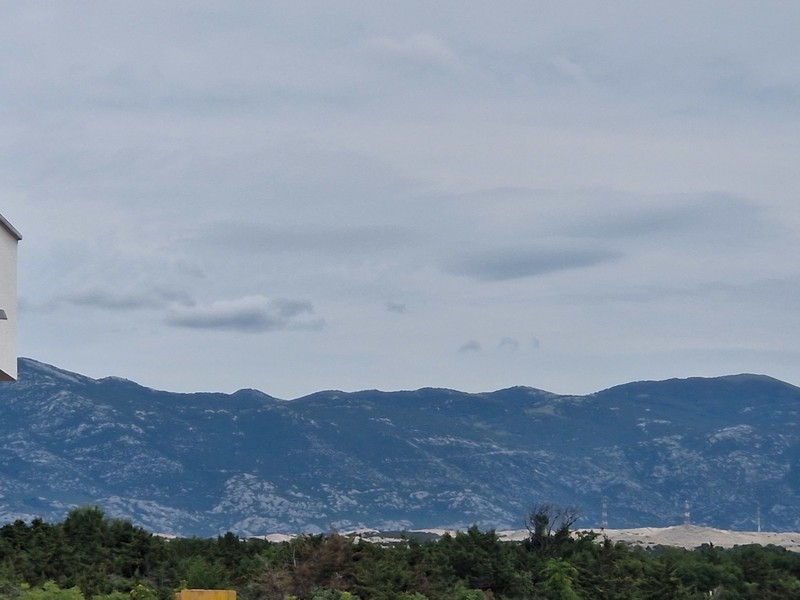 Vista sul mare e sulla catena montuosa del Velebit