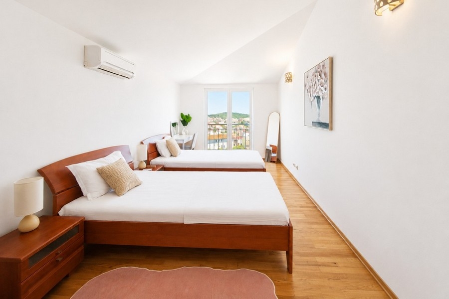 Camera da letto con due letti singoli