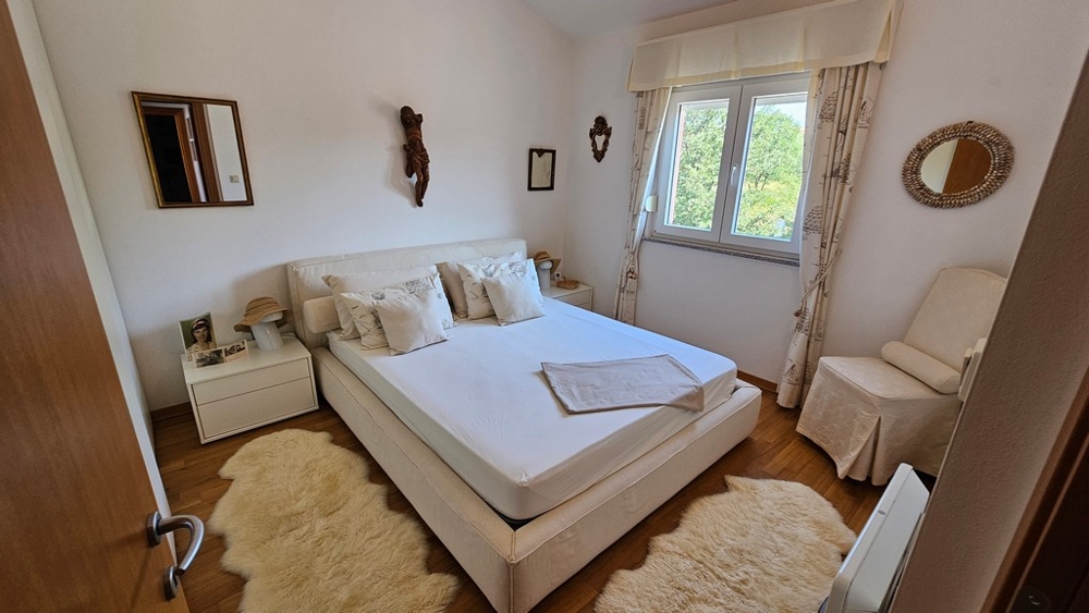 Camera da letto con letto matrimoniale