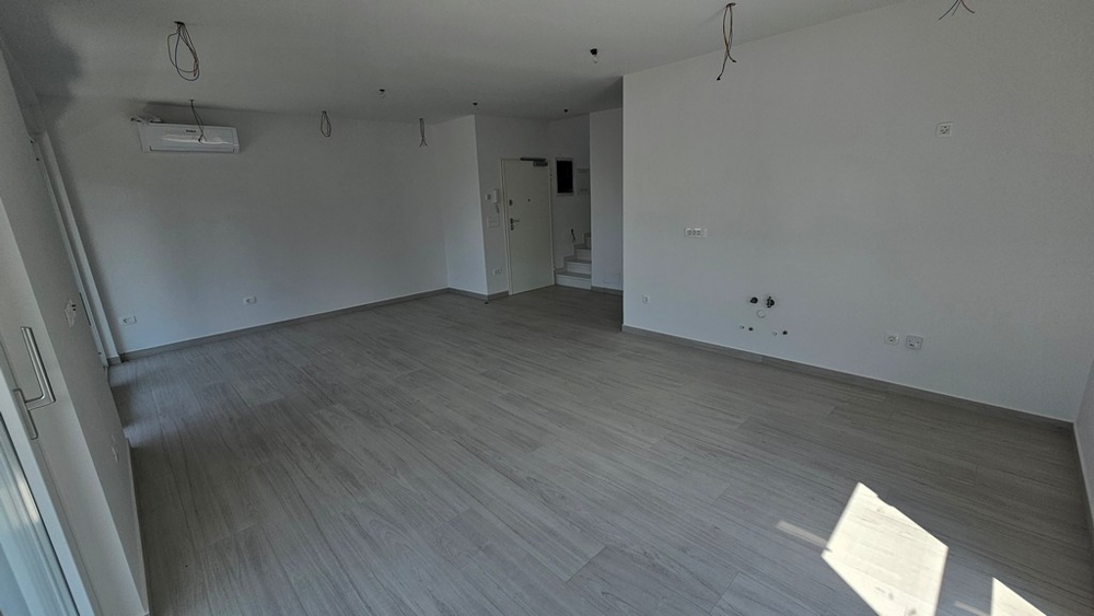 Interno con climatizzazione e pavimento in legno