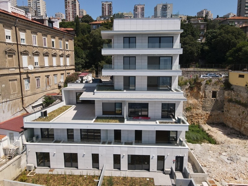 Edificio residenziale in prima fila sul mare in Croazia