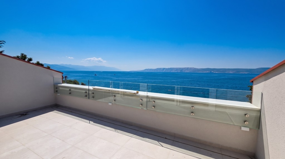 Terrazza solarium con vista sul mare in Croazia