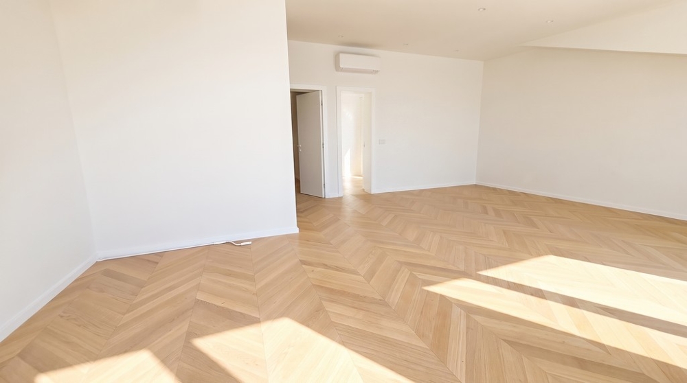 Zona giorno con climatizzatore e parquet