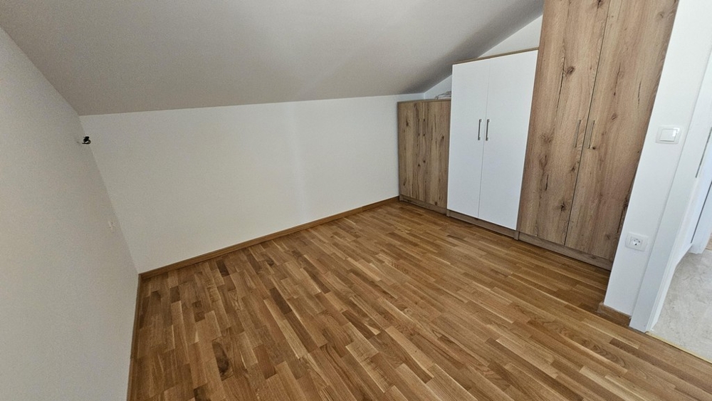 Camera da letto con armadio a muro