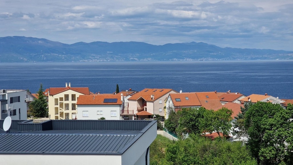 Vista su Njivice, sul mare e sul Quarnaro
