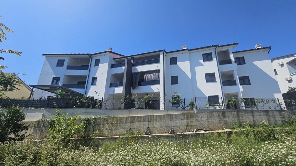 Complesso residenziale a Soline sull'isola di Krk - esterno con balconi