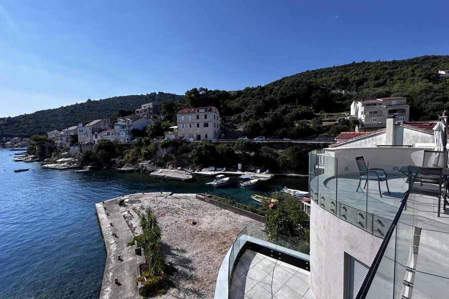 Vista dalla terrazza sul paese e sulla baia, Racisce Korcula