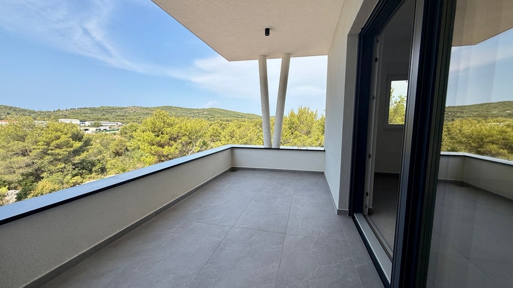 Terrazza coperta al primo piano dell'appartamento A4107 a Vodice