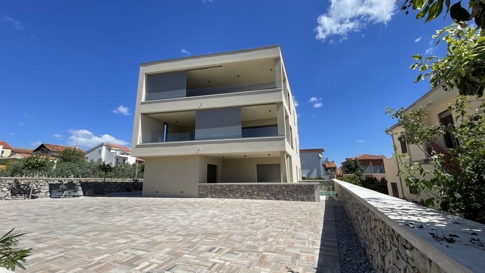 Attico di nuova costruzione con vista mare e ascensore a Vodice