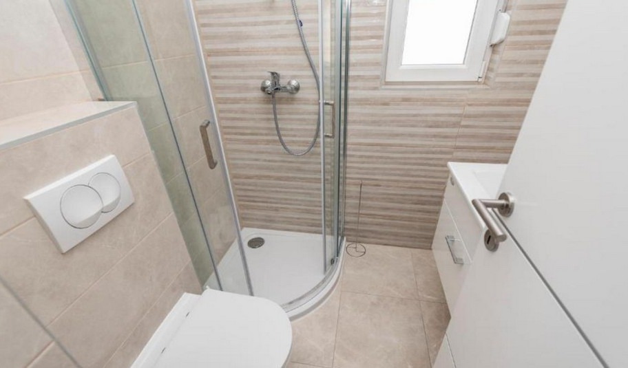 Bagno con doccia