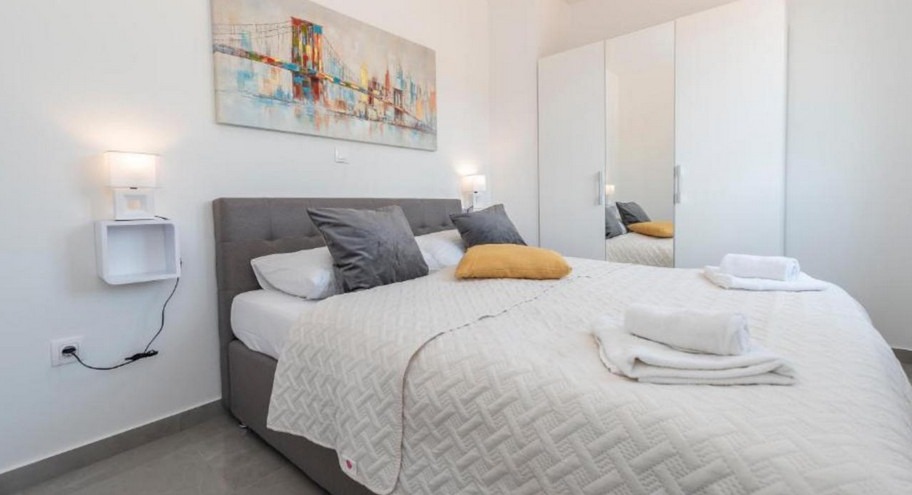 Camera da letto con letto matrimoniale