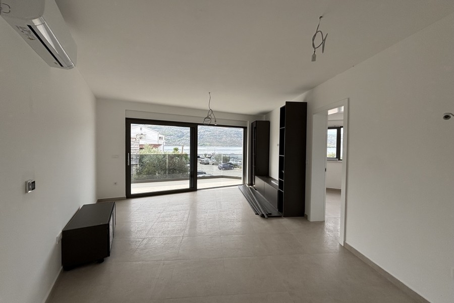 Soggiorno con accesso al balcone
