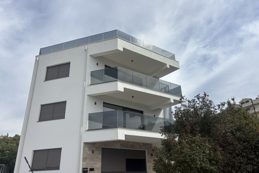 Nuova costruzione con balconi a Marina, esterno