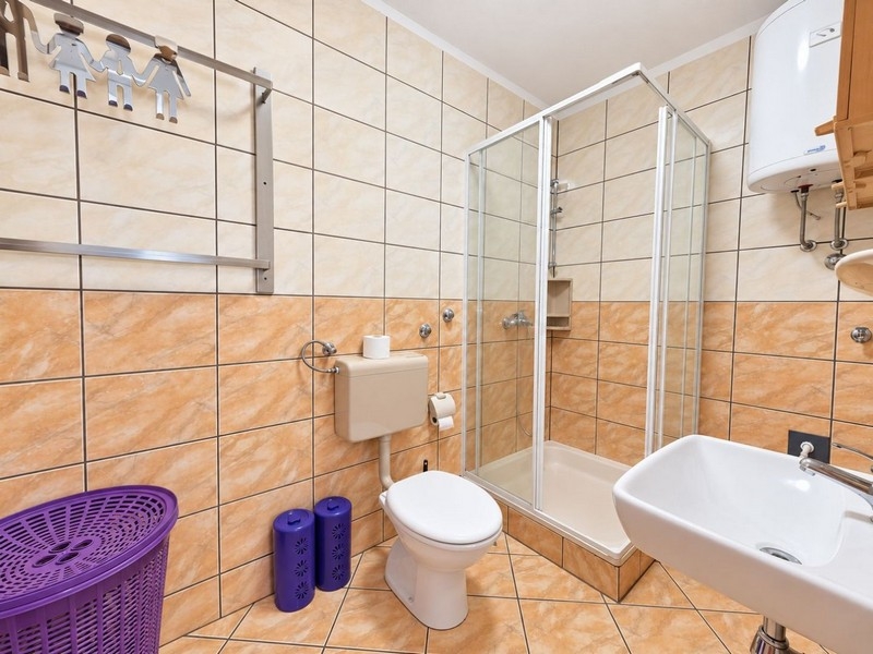 Bagno con doccia