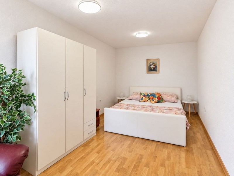 Seconda camera da letto con letto matrimoniale