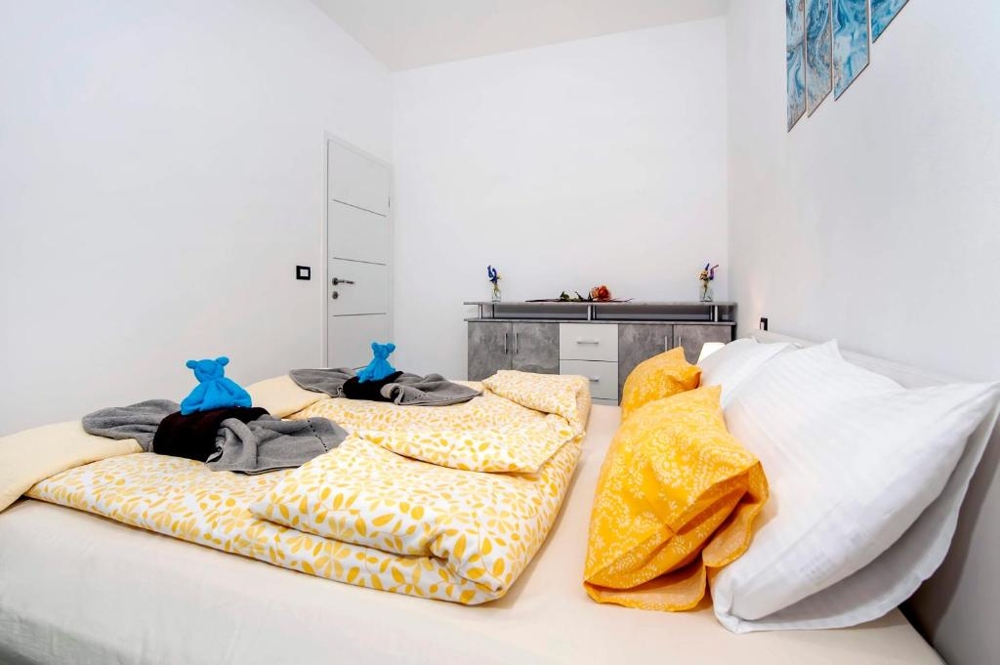 Camera da letto con letto matrimoniale