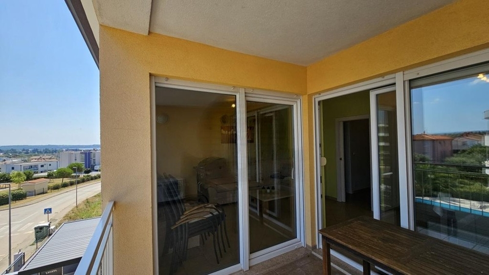 Balcone dell'appartamento con vista su Novigrad