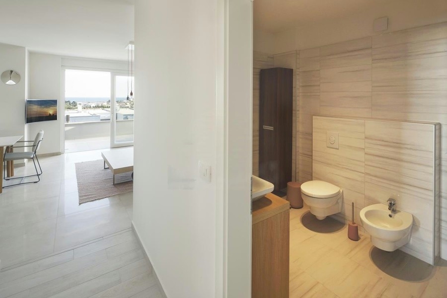 Bagno con WC e bidet
