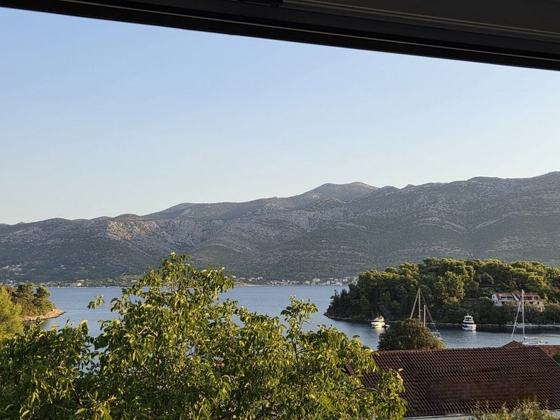 Appartamento con vista mare e loggia a Zrnovska Banja, isola di Korcula