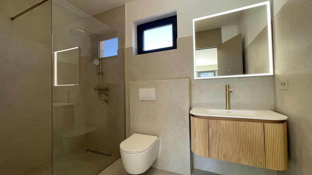 Secondo bagno con doccia