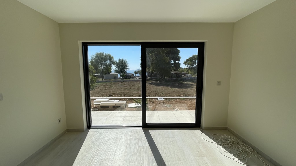 Camera da letto con vista sul giardino
