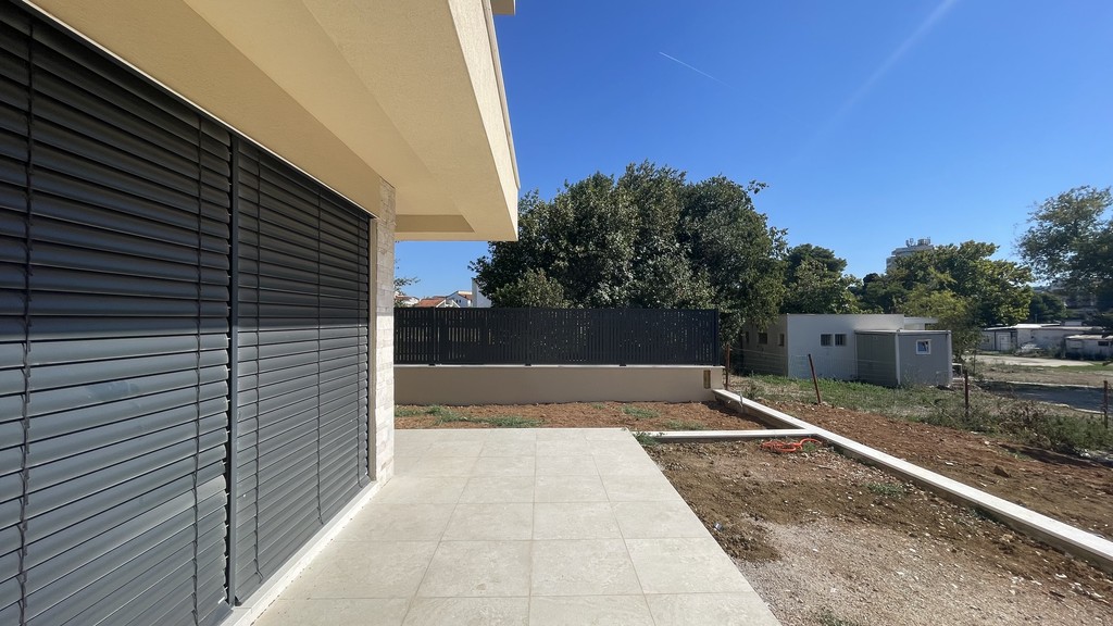 Terrazza e giardino dell'appartamento al piano terra