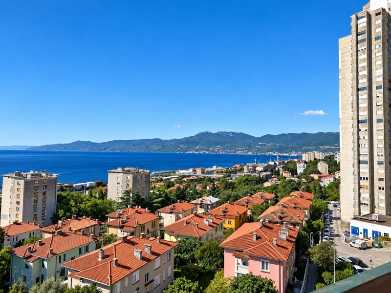 Vista mare dal balcone al settimo piano