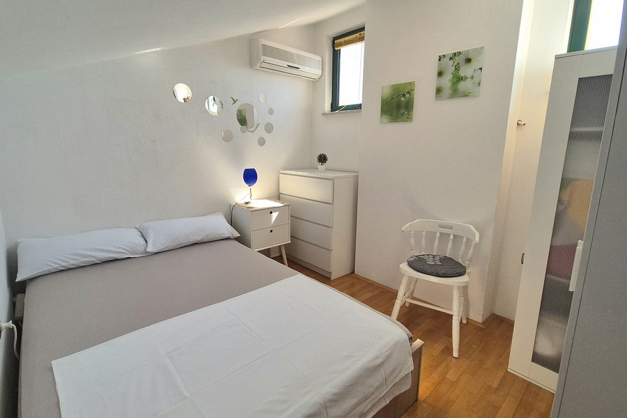 Camera da letto con condizionatore