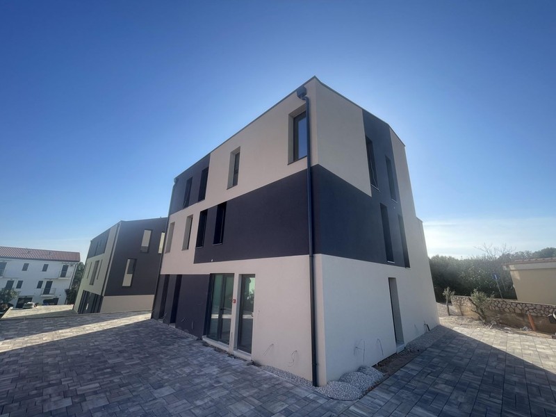Appartamento su due livelli con vista mare a Krk, Isola di Krk