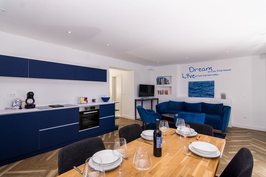 Cucina con zona pranzo