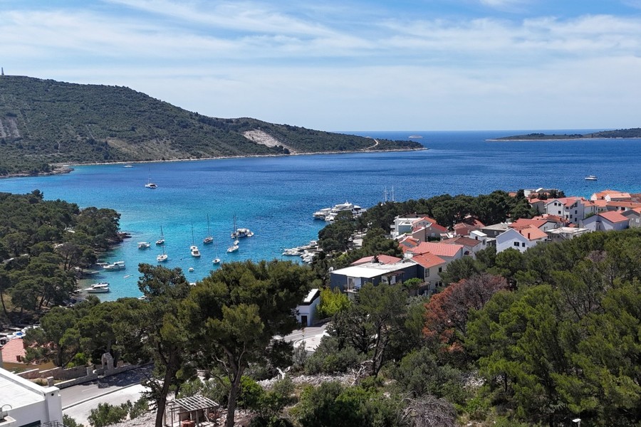 Appartamento con vista mare a Primosten, vista sulla baia