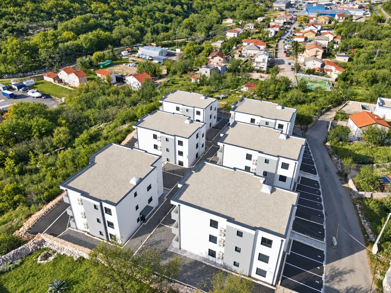 Edifici residenziali con parcheggi dall'alto