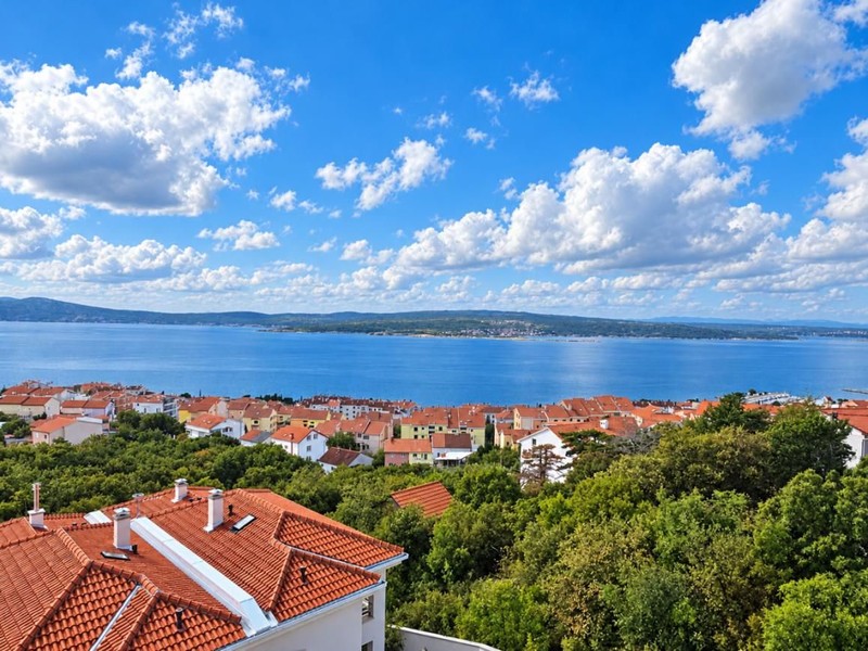 Appartamento con piscina e vista mare a Crikvenica