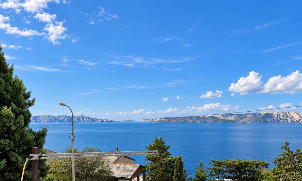 Appartamento ristrutturato con vista mare a Senj